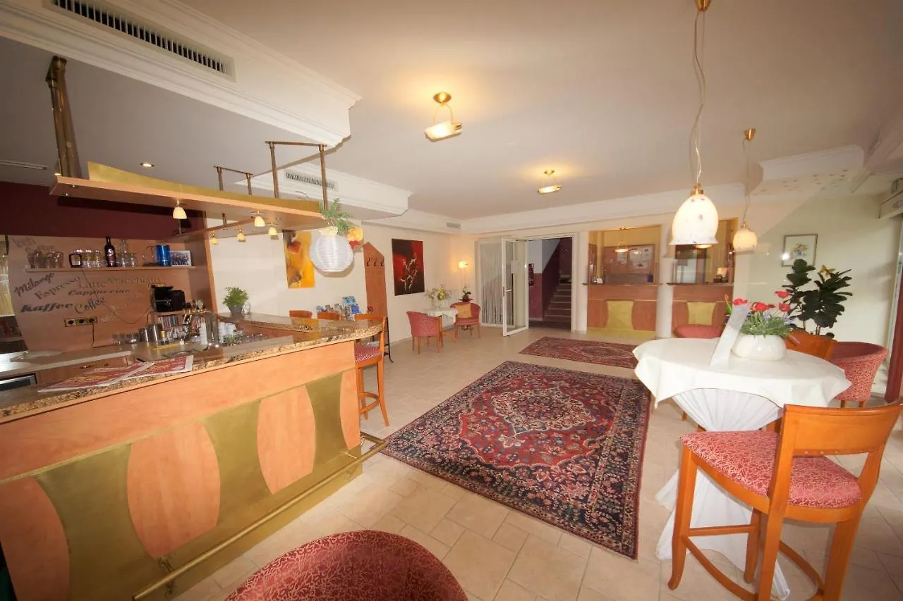 Der Marienhof Hotel Garni Graz 4*,